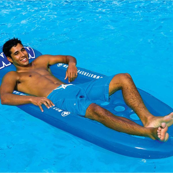WOW Float – Blue Action Shot