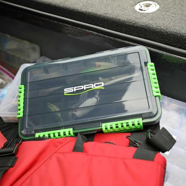 SPRO BOX 3700 BLACK/GREEN Action SHot