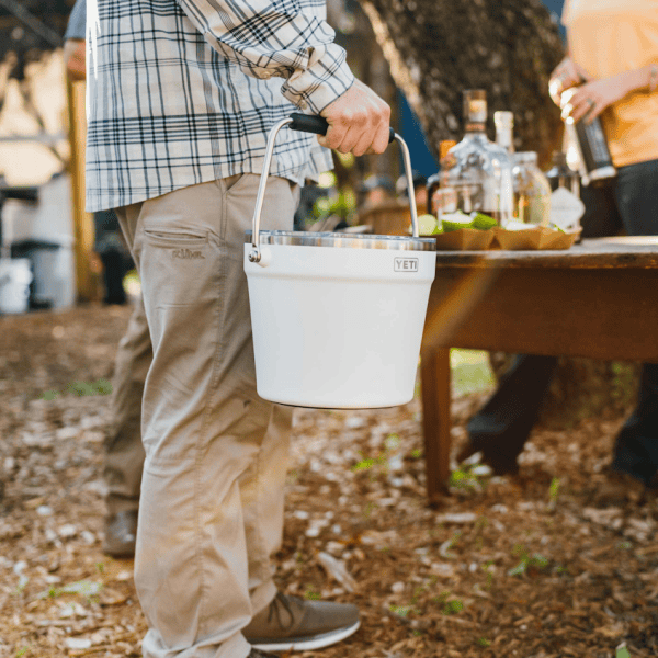 Yeti Rambler Bev Bucket